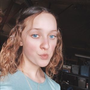 Meet your Posher, Abby